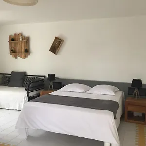 appartement-2-a-4-personnes-bord-de-plage-et-grande-piscine.comcaribbean.com/